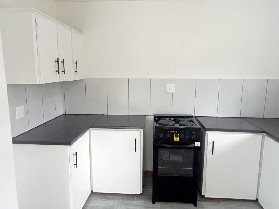 To Let 3 Bedroom Property for Rent in Heatherlands Western Cape